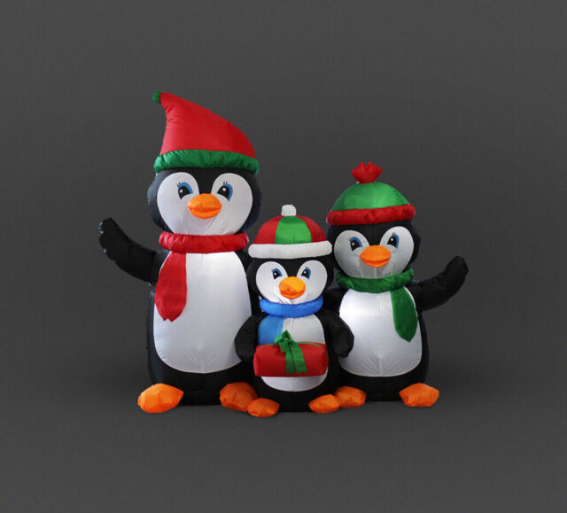 Outdoor Inflatable Penguin Family Christmas Decoration 5ft 12 Led