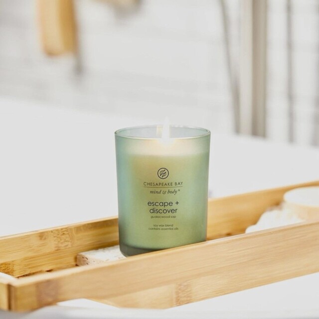 Chesapeake Bay Scented Candle 250g Guaiacwood Relaxing Mind Body Jar