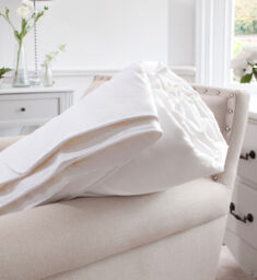 Jasmine Silk 100% Mulberry Silk Filled Duvet Quilt - Double 4 Tog