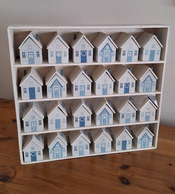 Rare Selfridges 24 Individual Beach Hut House Advent Calendar W/ Case