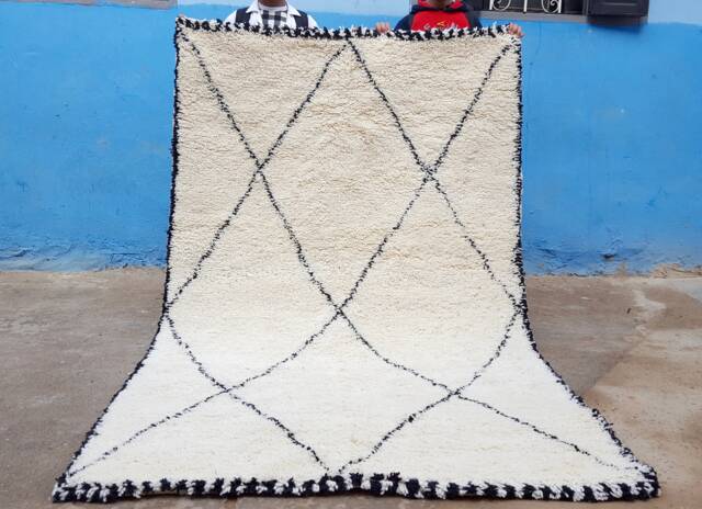 Moroccan Berber White Rug Beni Ourain Handmade Rug 100% Wool 8/5.5 Feet - image 1