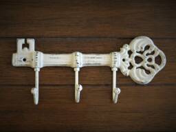 Creamy White Shabby Chic Key Holder/Or Pick Your Color/ Skeleton Rack /Metal Wall Hook/Vintage Decor/Kitchen Foyer Entrance Hanger