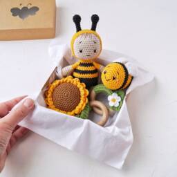 Honey Bee Baby Gift Set With Smal Crochet Toy & Bumblebee On Ring, Summer Shower For Pregnant Sister Or Mom To Be - thumbnail 4