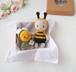 Honey Bee Baby Gift Set With Smal Crochet Toy & Bumblebee On Ring, Summer Shower For Pregnant Sister Or Mom To Be - thumbnail 1
