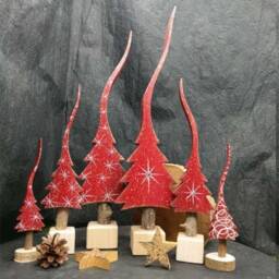 Candlelight, Dark Red & Gold Christmas Tree, A Glittering Fir Hand-Painted Wooden Tree in 4 Sizes - Selection - thumbnail 1