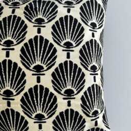 Silk Velvet Cushion Cover, Black Chrysanthemum Cushion, Turkish Jacquard Decorative Pillowcase 20''x20''/50x50 cm - thumbnail 2