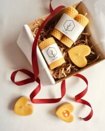 Valentine's Day Beeswax Candles Gift Box - 100% Pure Handcrafted Natural Elegant Winter Love - thumbnail 1