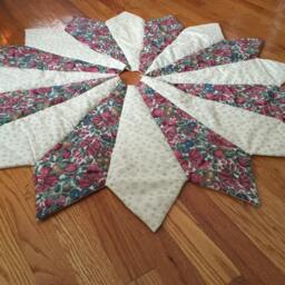 Christmas Tree Skirt, 56 Inch Diameter, Large, Quilted, Victorian, Fruit, Nuts, Berries, Real - thumbnail 2