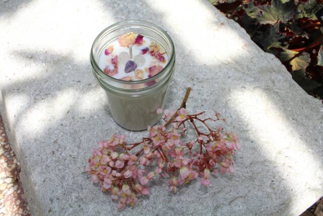 Crystal Scented Candle /Dried Flowers Or Sea Shells - image 1