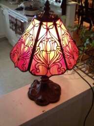 stained Glass Lamp - thumbnail 2