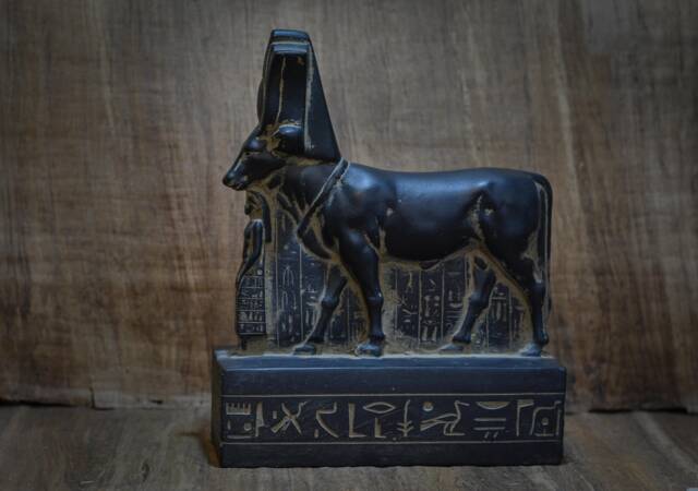 Statue Of Hathor Protecting Psammetik Sculpture Black Heavy Stone Made in Egypt - image 1