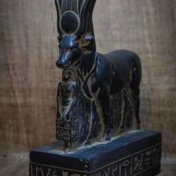 Statue Of Hathor Protecting Psammetik Sculpture Black Heavy Stone Made in Egypt - thumbnail 3