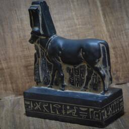 Statue Of Hathor Protecting Psammetik Sculpture Black Heavy Stone Made in Egypt - thumbnail 4