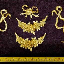 Large Ornate Applique Cherubs Floral Gilt White French Style Decorative Wall Furniture Onlay Moulding Pediment Plastic Decoration - thumbnail 3