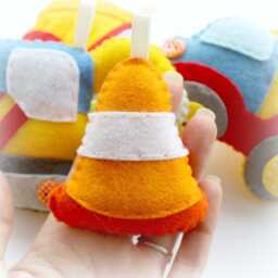Felt Construction Vehicle Garland. Handmade Set Of 6 Felt Decorations - thumbnail 3