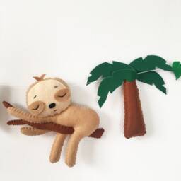 Felt Sloth Garland Personalized Nursery Banner, Animal Wall Decor - thumbnail 3