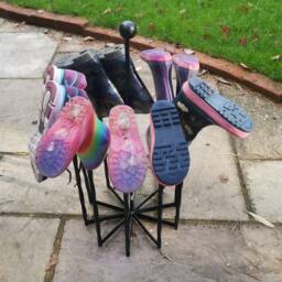 The Blandford 5-Pair Round Carousel Welly Boot Rack - Hand-Forged Wrought Iron Stand Compact Space-Saving Organiser, Fully Welded - thumbnail 3