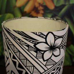 White & Black Samoan Floral Lampshade - Tropical Tribal Polynesian Design Lamp - thumbnail 3