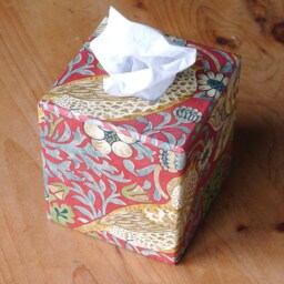Handmade William Morris Tissue Box Strawberry Thief Red, Home D??cor - thumbnail 3