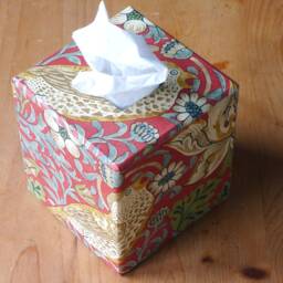 Handmade William Morris Tissue Box Strawberry Thief Red, Home D??cor - thumbnail 2