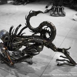 Recycled Metal Crouching Horror Monster - Medium Item - thumbnail 4