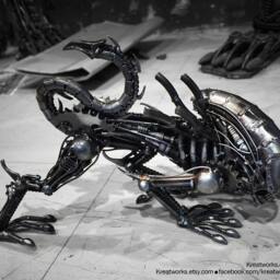 Recycled Metal Crouching Horror Monster - Medium Item - thumbnail 3