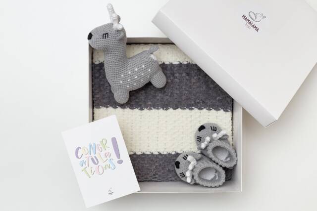 Gender Reveal Gift For Parent To Be Crochet Grey Baby Boy Girl Neutral Deer Toy Reindeer Booties Knit Blanket Welcome Pregnancy 24/09 - image 1