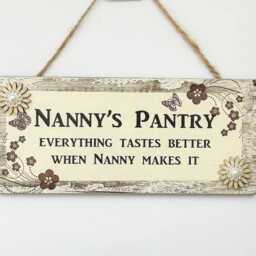 Lovely Nanny's Pantry Wooden Door Plaque - thumbnail 3