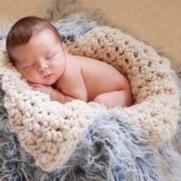 Chunky Cream Newborn Baby Blanket Photo Prop - thumbnail 2