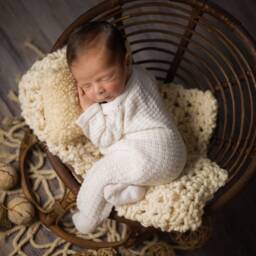 Chunky Cream Newborn Baby Blanket Photo Prop - thumbnail 3