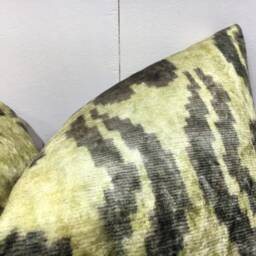 Ikat Silk Pillow Cover 16x24, Handwoven Accent Cushion - thumbnail 2