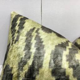 Ikat Silk Pillow Cover 16x24, Handwoven Accent Cushion - thumbnail 3