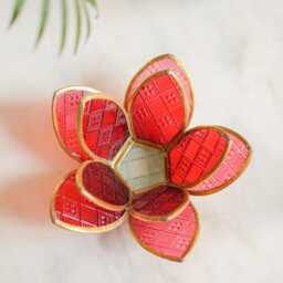 Handcrafted Lotus Tealight Holder in Glass For Home D??cor - thumbnail 3