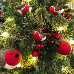 Baby Red Robins Christmas Ornament - Set Of 3 - Needle Felted - thumbnail 3