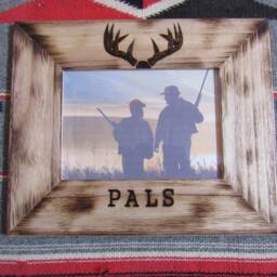 Pals Hunting Frame Memories Made On A Hunt Last Lifetime 11x9 Fits 5x7 Picture. Hand Woodburned Tracks Antlers & Quote - thumbnail 3