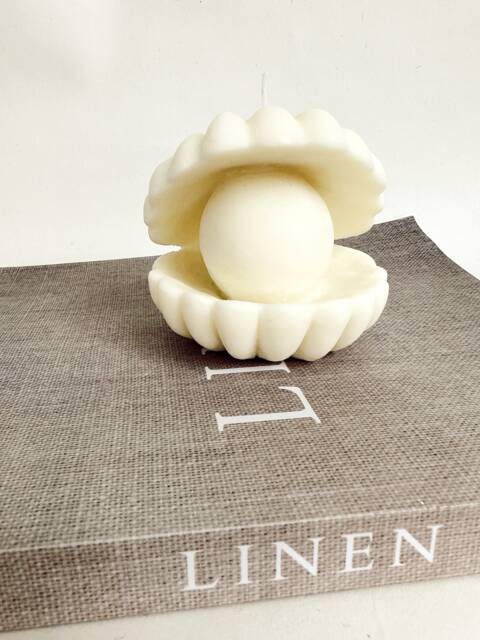 Large Shell Candle With Pearl - Bergamot Scented Soy Wax, Vegan Friendly - image 1