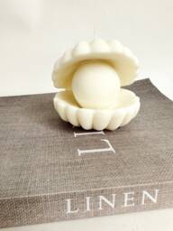 Large Shell Candle With Pearl - Bergamot Scented Soy Wax, Vegan Friendly - thumbnail 1