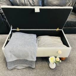 Handmade Chesterfield High End Upholstered Footstool Footrest Ottoman Box With Storage - thumbnail 3