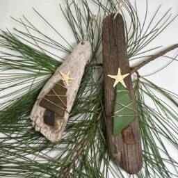 Handmade Driftwood & Sea Glass Christmas Tree Ornament Set, Rustic Coastal Decor - thumbnail 3