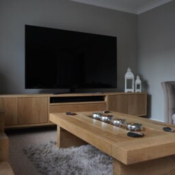 Hand-Crafted Large Oak Tv Cabinet - Harrods Design Media Center, Storage Console Clear Satin Finish - thumbnail 2
