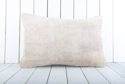 Handmade Turkish Kilim Pillow Cover Vintage Anatolian Design - 16x24 - thumbnail 1