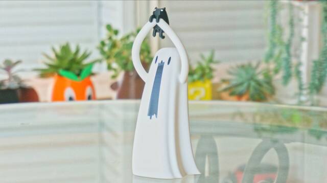 Ghost Holding A Kitty Lamp, Behold Halloween Figurine Led Nightlight Decoration, Remote Cute October Desk Figure, Spooky Trick-Or-Treating - image 1