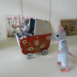 Felted Baby Mouse With Dolly & Antique Tin Litho Pram - thumbnail 4