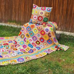Crochet Beige Daisy Pillow Cover, Granny Square Cushion Coloful Pillow Cover - thumbnail 3