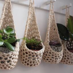 Small Cream Hanging Plant Pot Holder - Boho Wall Planter Indoor Houseplant Display - thumbnail 2