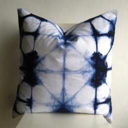 Xlarge 24 X Shibori Pillow Cover in Navy Blue - thumbnail 2