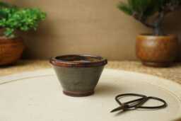Handmade Red Black Mame Bonsai Pot. 7.5cm Diameter, 4.5cm High. G2535.2 - thumbnail 1