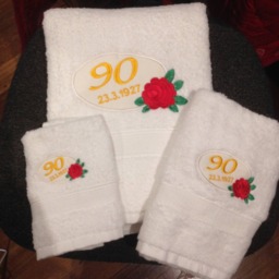 Personalized Embroidered Bath Towel, Hand Towel & Face Washer Set - thumbnail 2