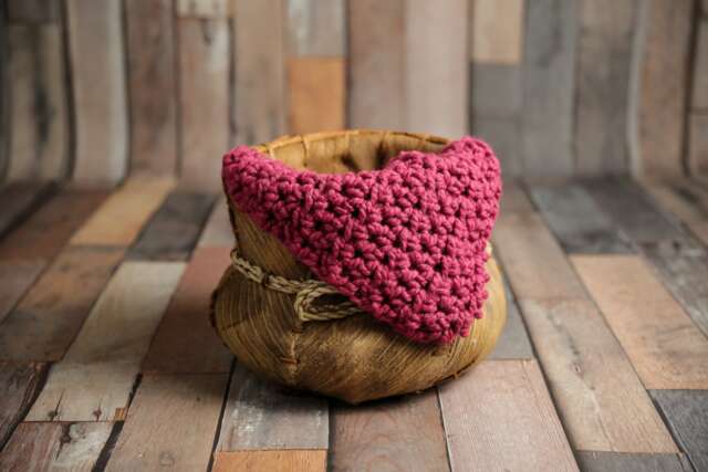 Raspberry Pink Chunky Baby Blanket Newborn Photography Prop - image 1