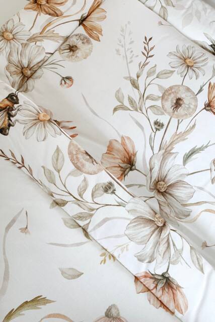 Gold Meadow On White - Boxkleed - Box Rug, Baby Play Mat, Speelmat, Flowers Playmat - image 1